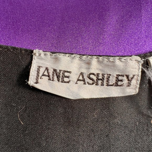 VTG 📌Jane Ashley Figure Hugging 3 Button Vest with Gold Accents - Picture 11 of 12